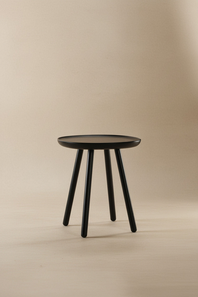NAÏVE SIDE TABLE