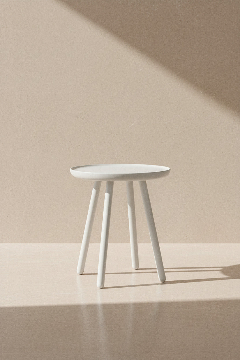 NAÏVE SIDE TABLE