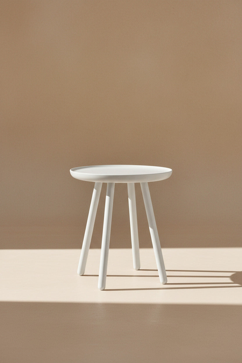 NAÏVE SIDE TABLE