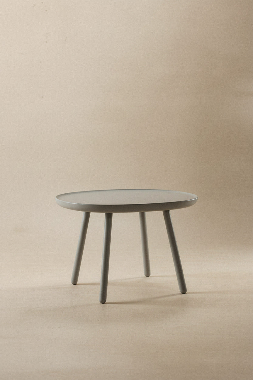 NAÏVE SIDE TABLE